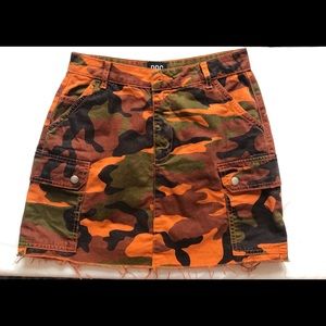 Worn once BDG camo skirt!!!